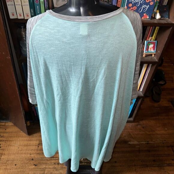 Torrid raglan blue & gray heathered slub 6x baseball tee - Picture 2 of 3